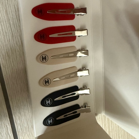 New Chanel beauty StylishHair Clips Set